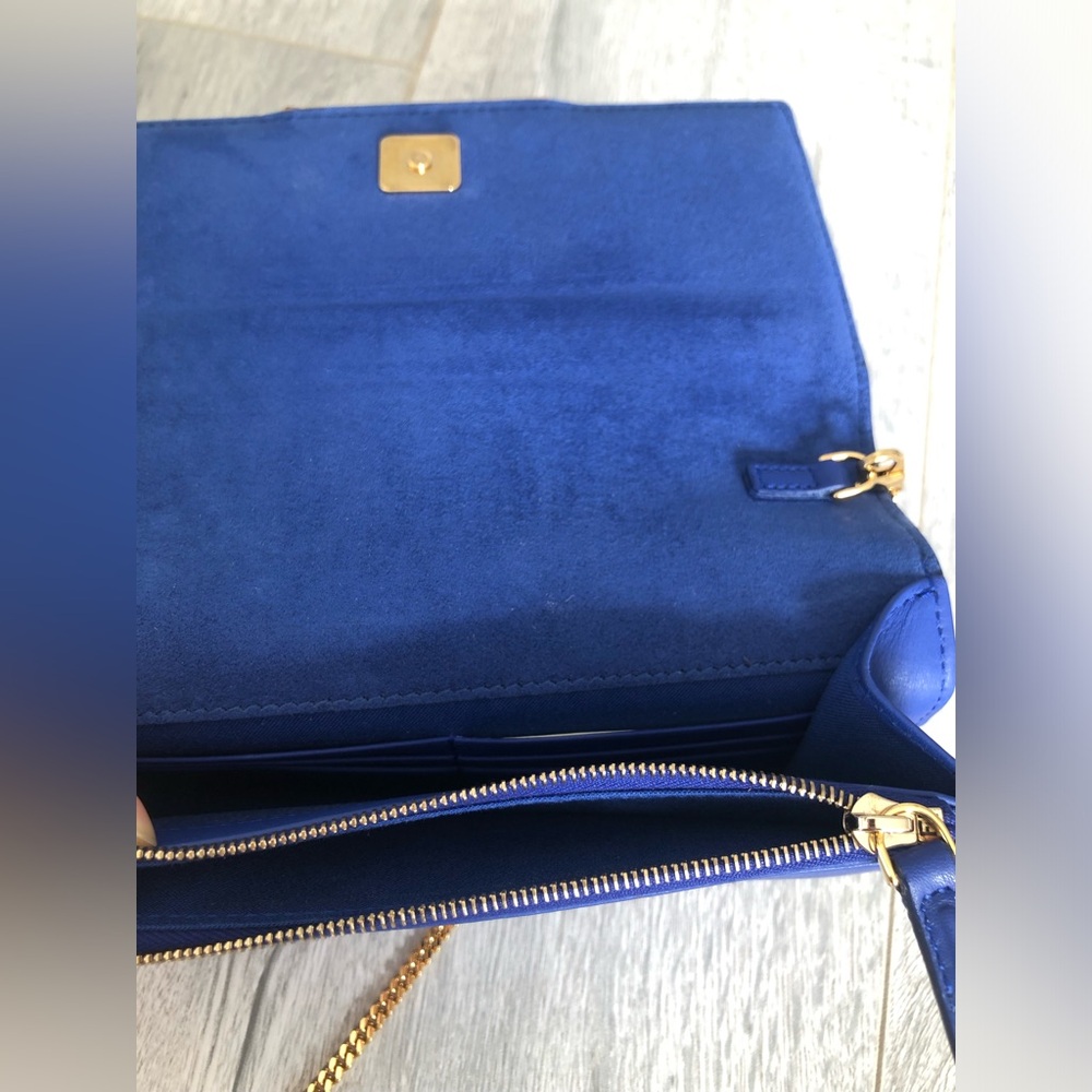 Authentic Fendi Royal Blue Leather Wallet with Gold Chain - Picture 4 of 14